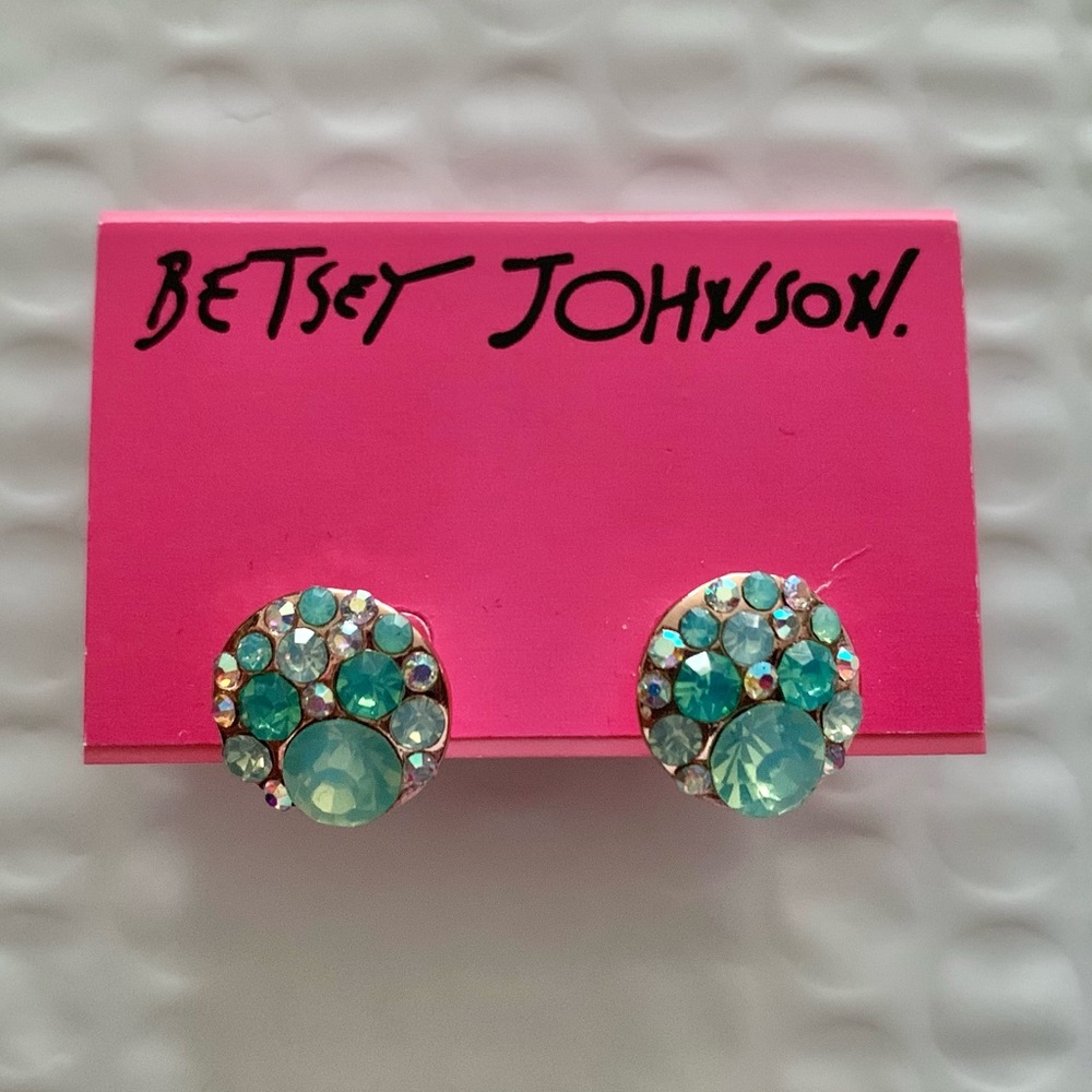 SOLD ✅ Betsey Johnson stud earrings